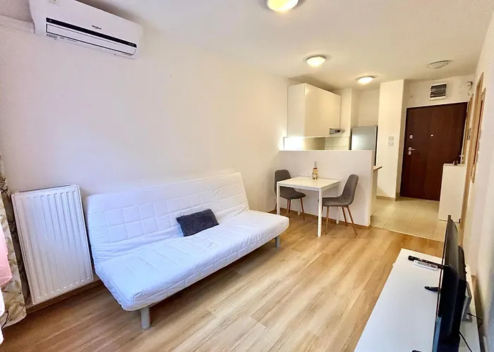Leo Residence