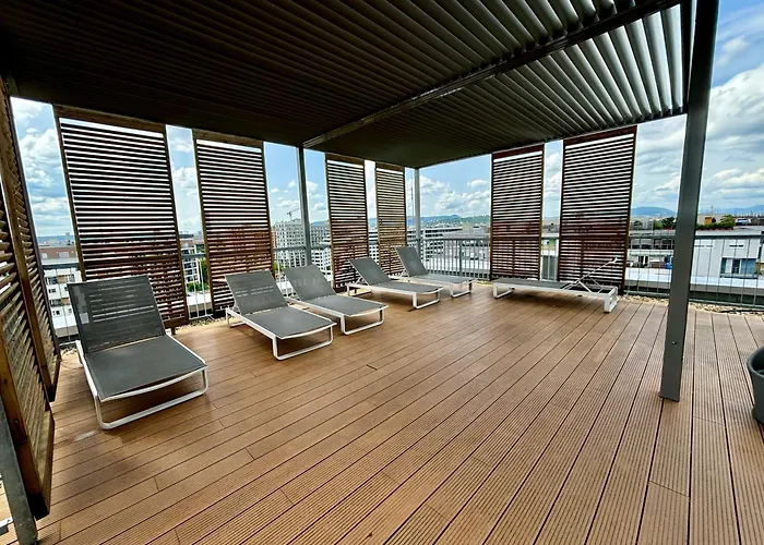 Leo Residence