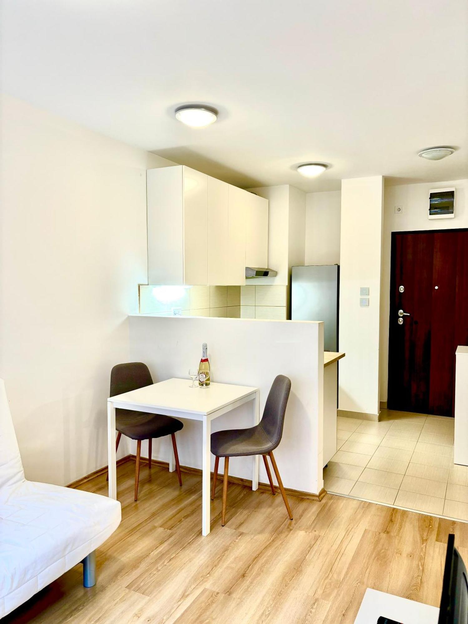 Leo Apartment *